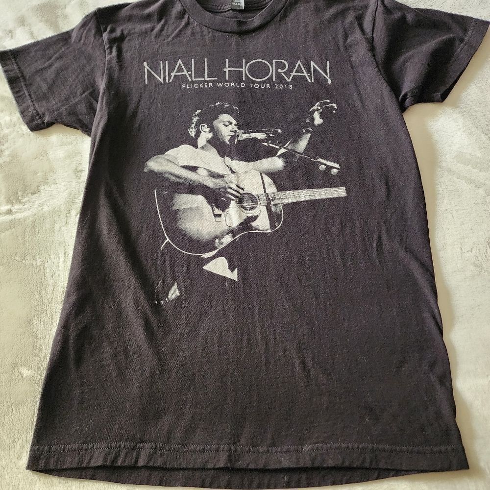 Tultex Niall Horan Flicker World Tour 2018 Black T-shirt With Graphics Medium